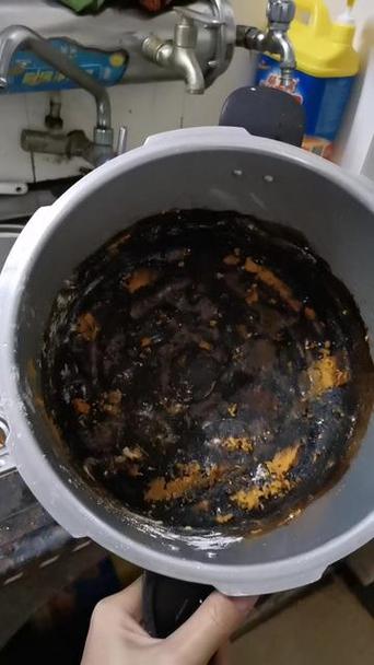 锅底烧糊的黑垢怎么去除