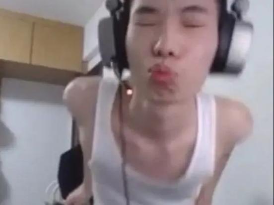 鲨鱼和平精英直播间在哪里看