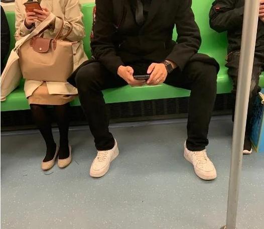 为什么坐着男生腿上不能乱动