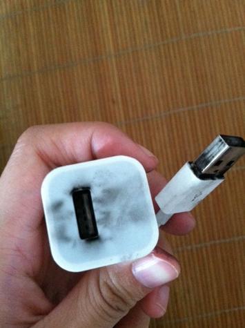 苹果充电器头里面响咋回事