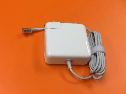 买macbook送充电器吗截图