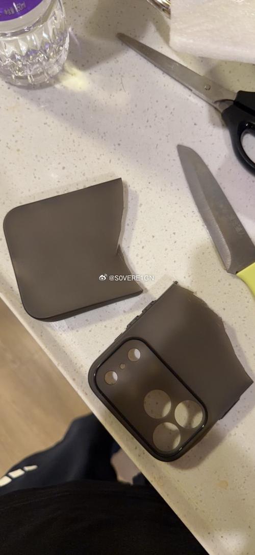 手机壳退货剪断图最简单三个步骤