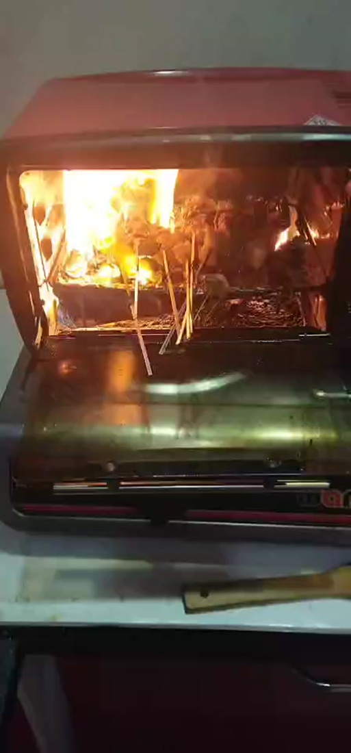 竹签放烤箱里会起火吗