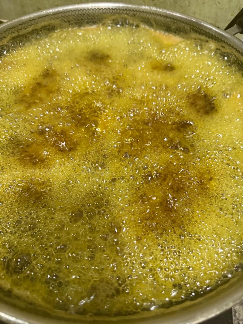 电煮锅不能烧油吗