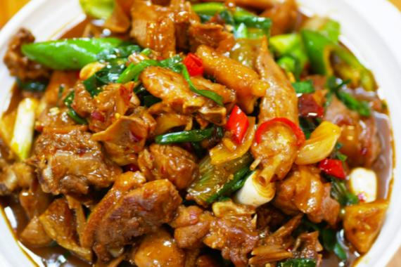 把肥肉绞烂和瘦肉一起灌香肠截图