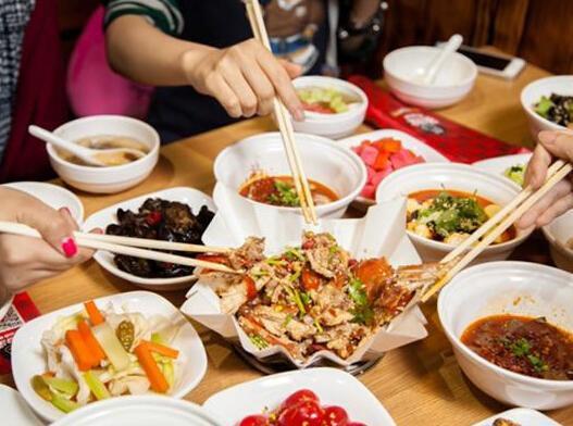 炒菜锅底黑垢怎么去除