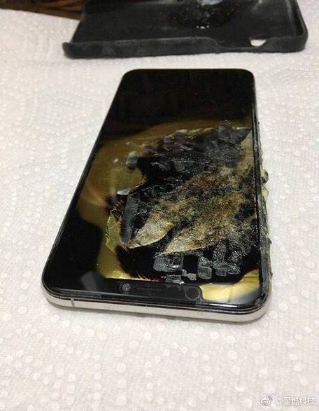 苹果手机发出像爆炸的声音