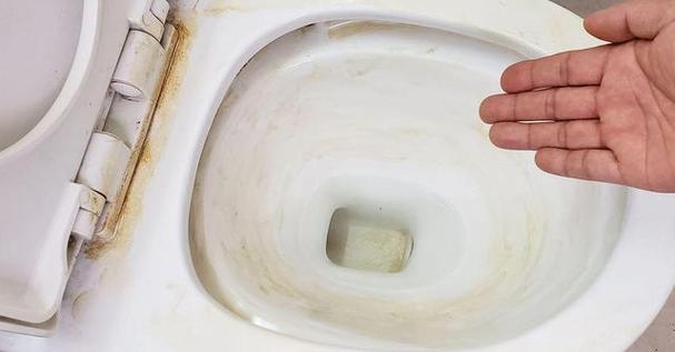 马桶冲完后水坑不回水