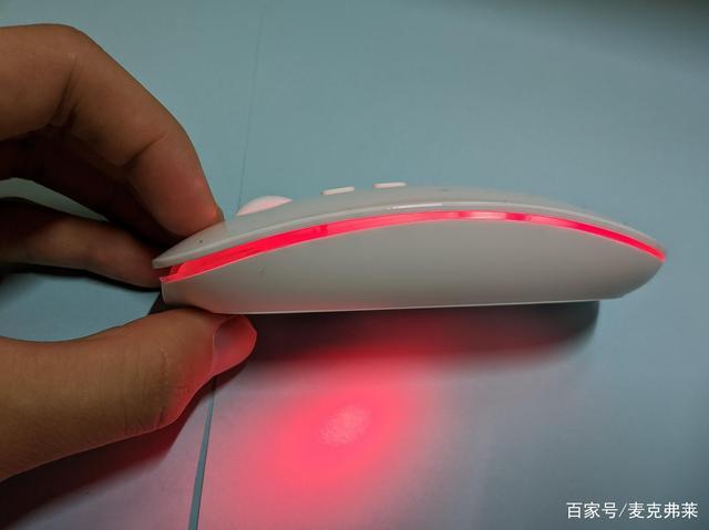 无线鼠标一直亮红灯