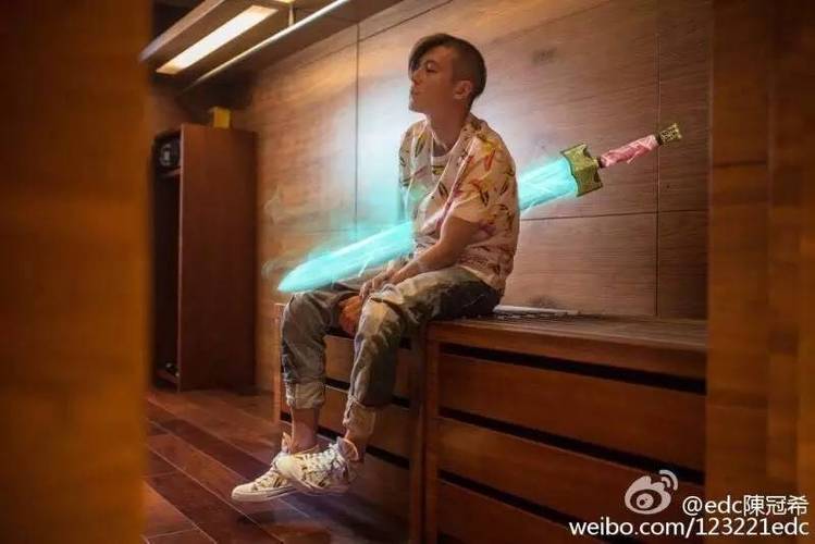 恶搞礼物 整人送男生