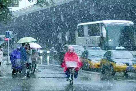 体育仓库小雪下雨