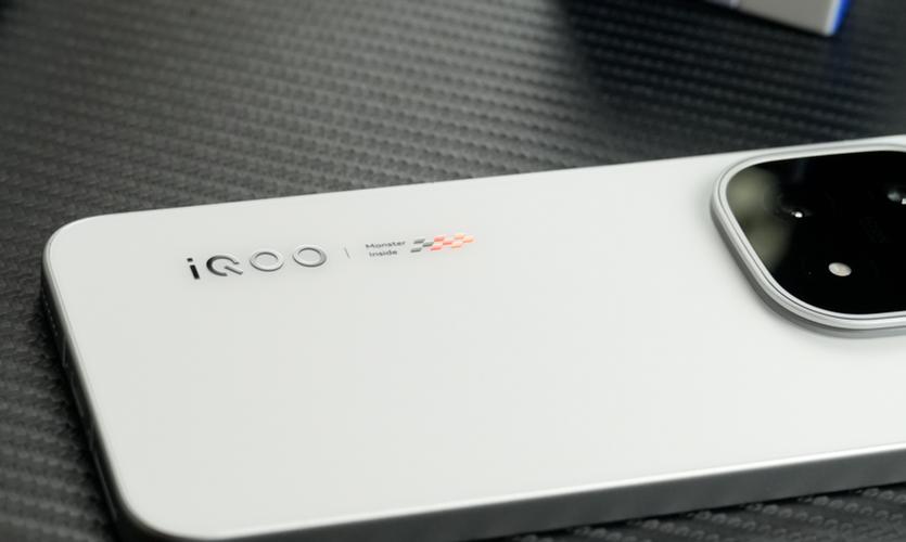 iQOO15为何建议买传奇