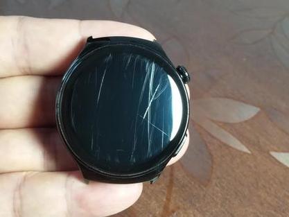 华为手表金属边框划痕