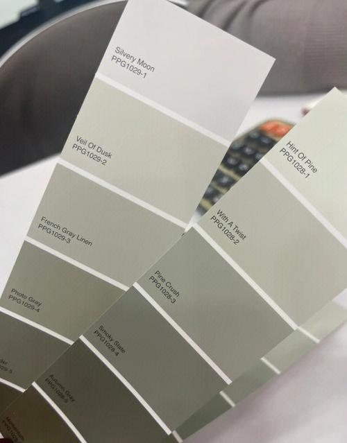 笔记本屏幕色彩不鲜艳怎么调