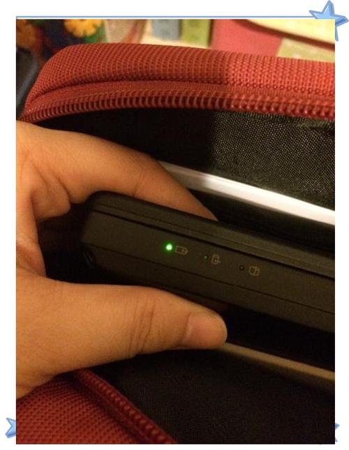 笔记本灯闪烁开不了机