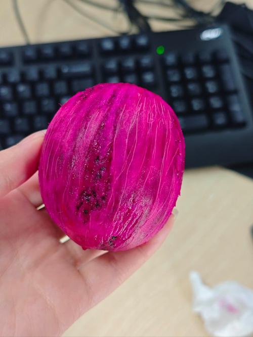 火龙果可以用手剥着吃么