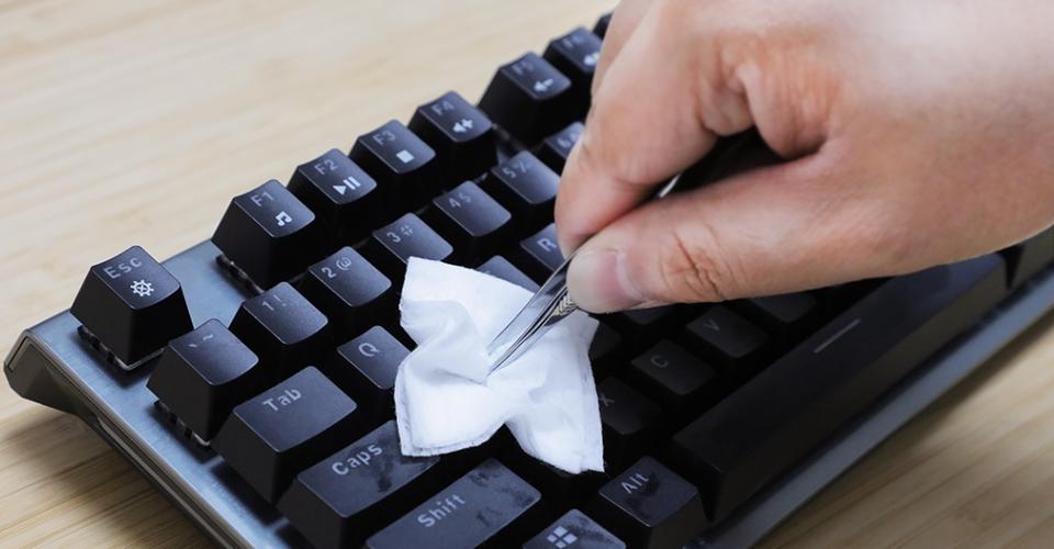键盘油腻用什么擦拭缩略图