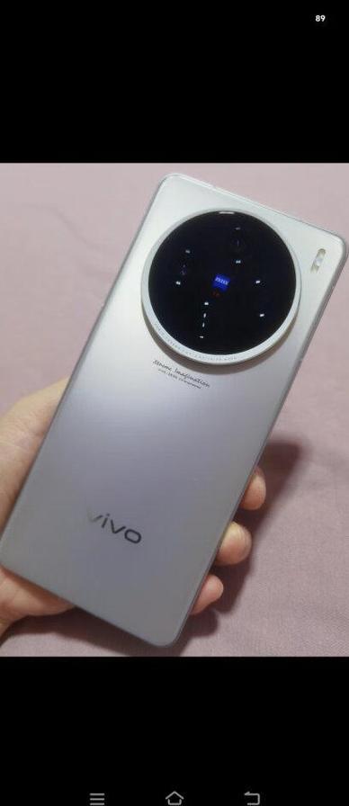 vivo手机屏幕边缘缝隙大