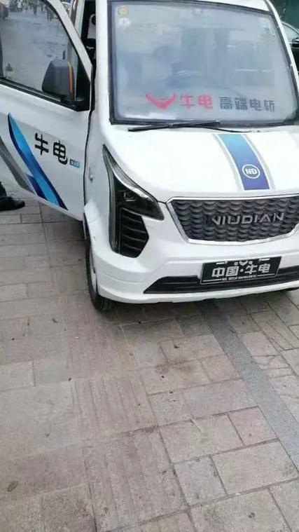 小牛电动车的p挡在哪里