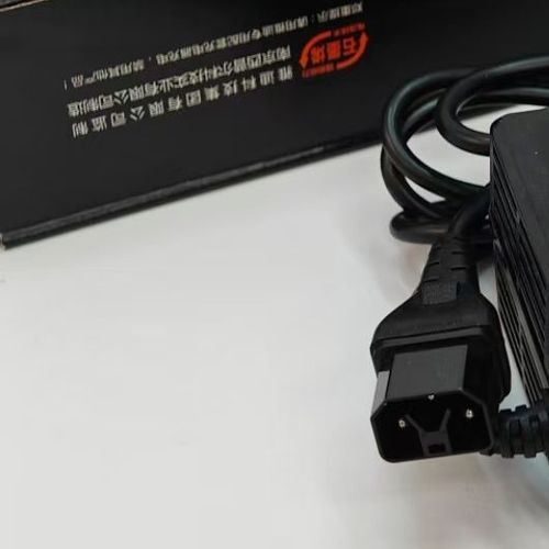 雅迪电动车充电器多少钱一个