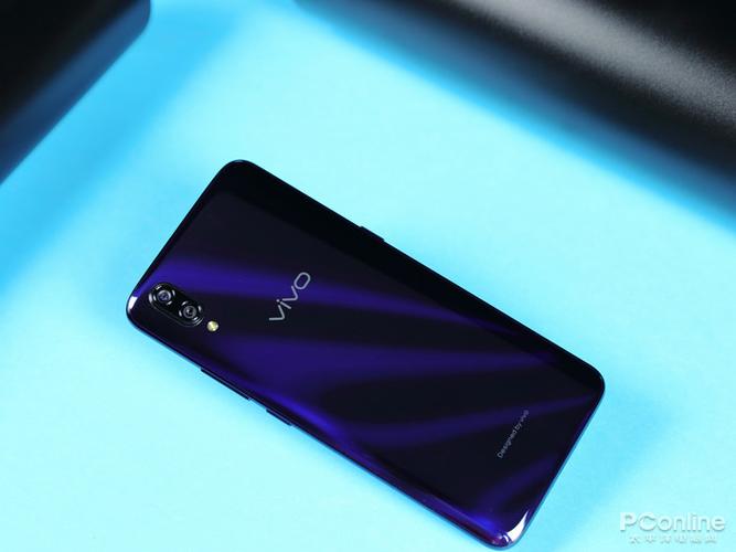 x23后盖是玻璃的吗