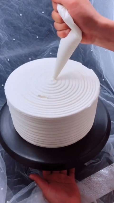 裱花奶油挤出来不成型