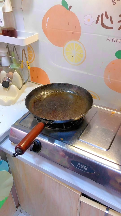 平底锅第一次怎么清洗