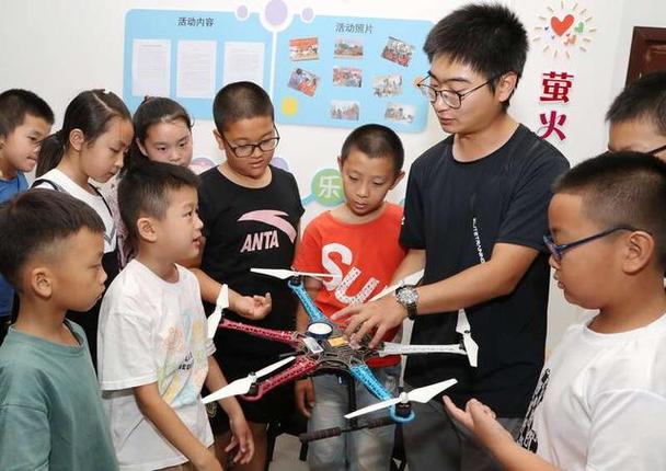 学修无人机的学校