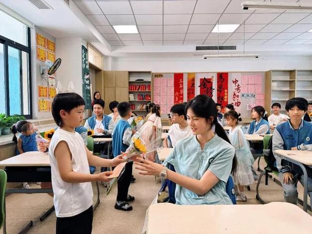 提笔从容,落笔生花,合笔如愿
