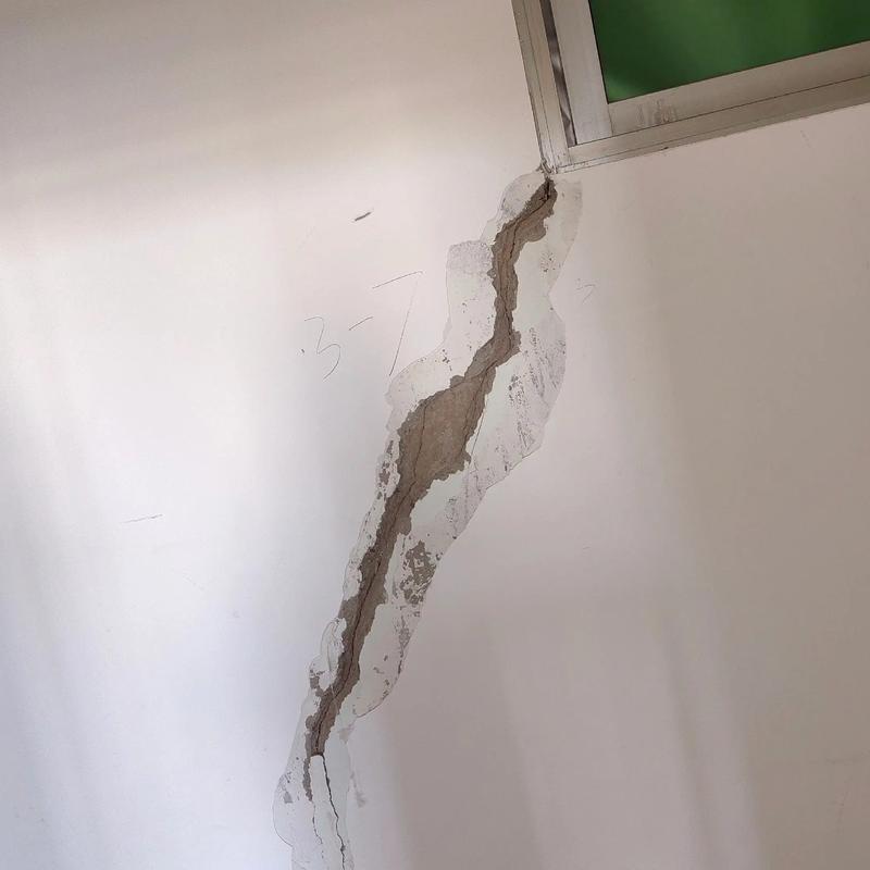 墙体里有滋滋声