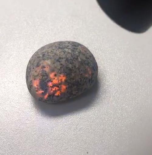 火灵石和火焰石的区别缩略图