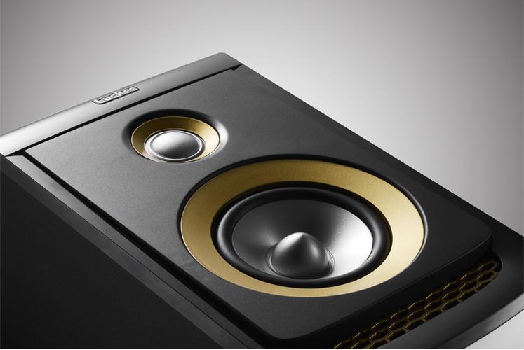 微信语音声音很小,要怎样才调大?