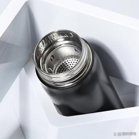 保温杯盖斜了打不开