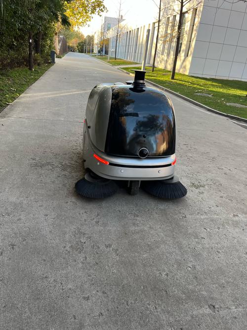 美倾扫地机器人一直亮红灯