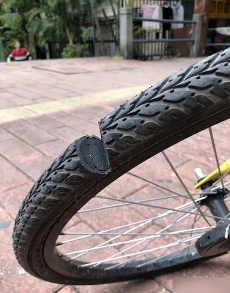 实心胎自行车真的很难骑吗