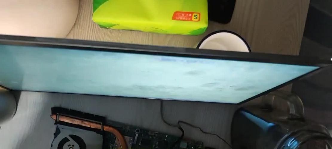 显示器外壳发黄怎么变白