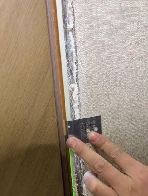 木门门框怎么固定墙上