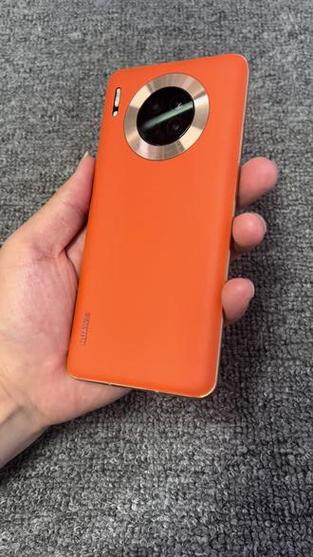 华为mate30后盖材质