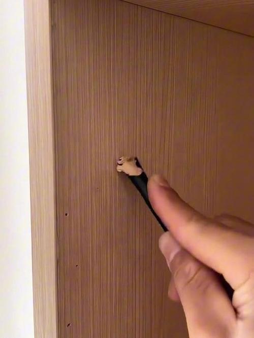 家具钉子洞怎么修复