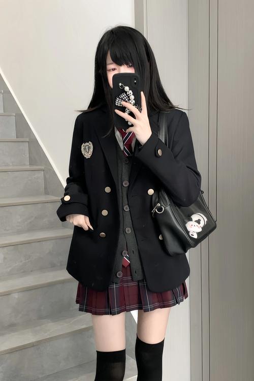 黑色jk怎么搭配