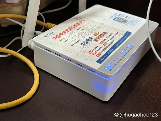 装网线的时候送的那个盒子叫什么