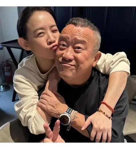 曾宝仪和曾志伟什么关系