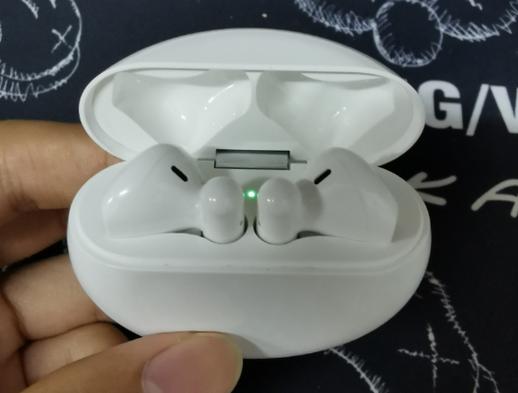 蓝牙耳机无线充电器