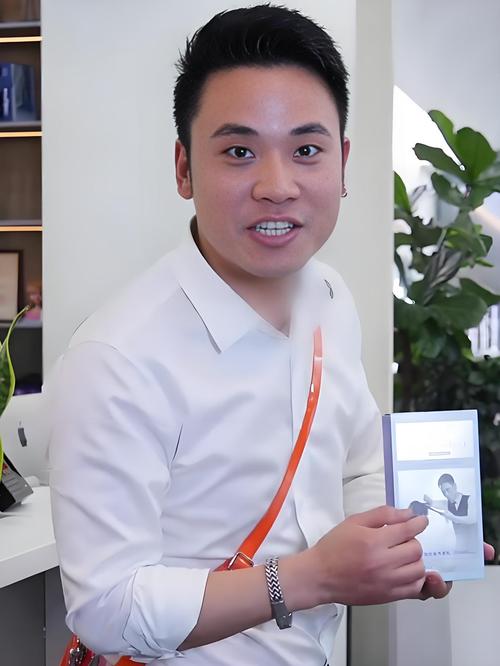 快手秀阁阿龙资料