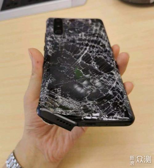 华为p30摔了一下有绿线