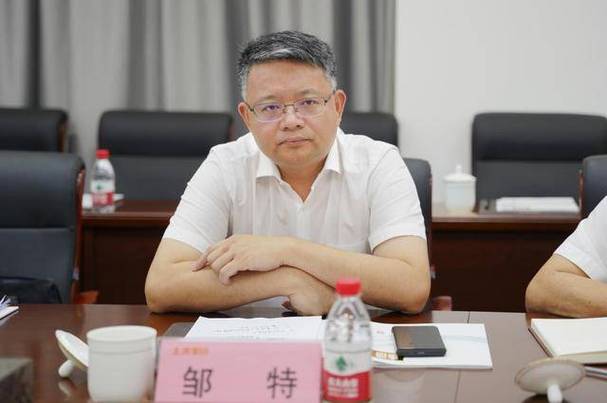 湘江新区管委会主任什么级别