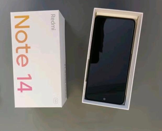 红米note14自带钢化膜吗