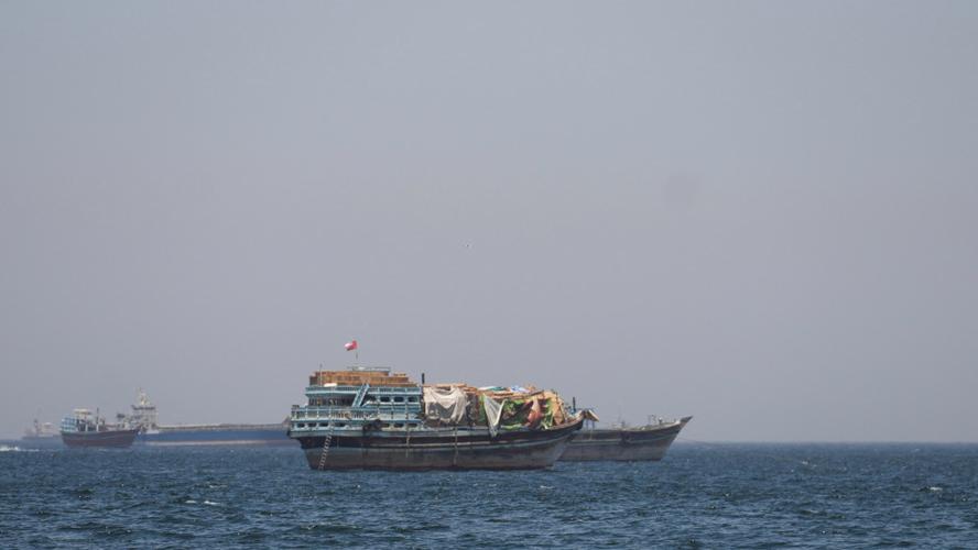伊朗宣布霍尔木兹海峡管控
新