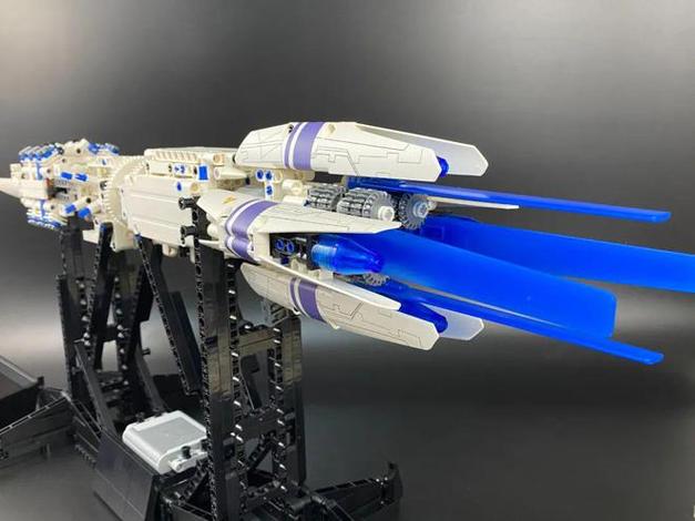 蓝色空间号战舰模型