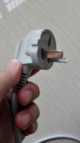 三角插头断了一个角还能用吗